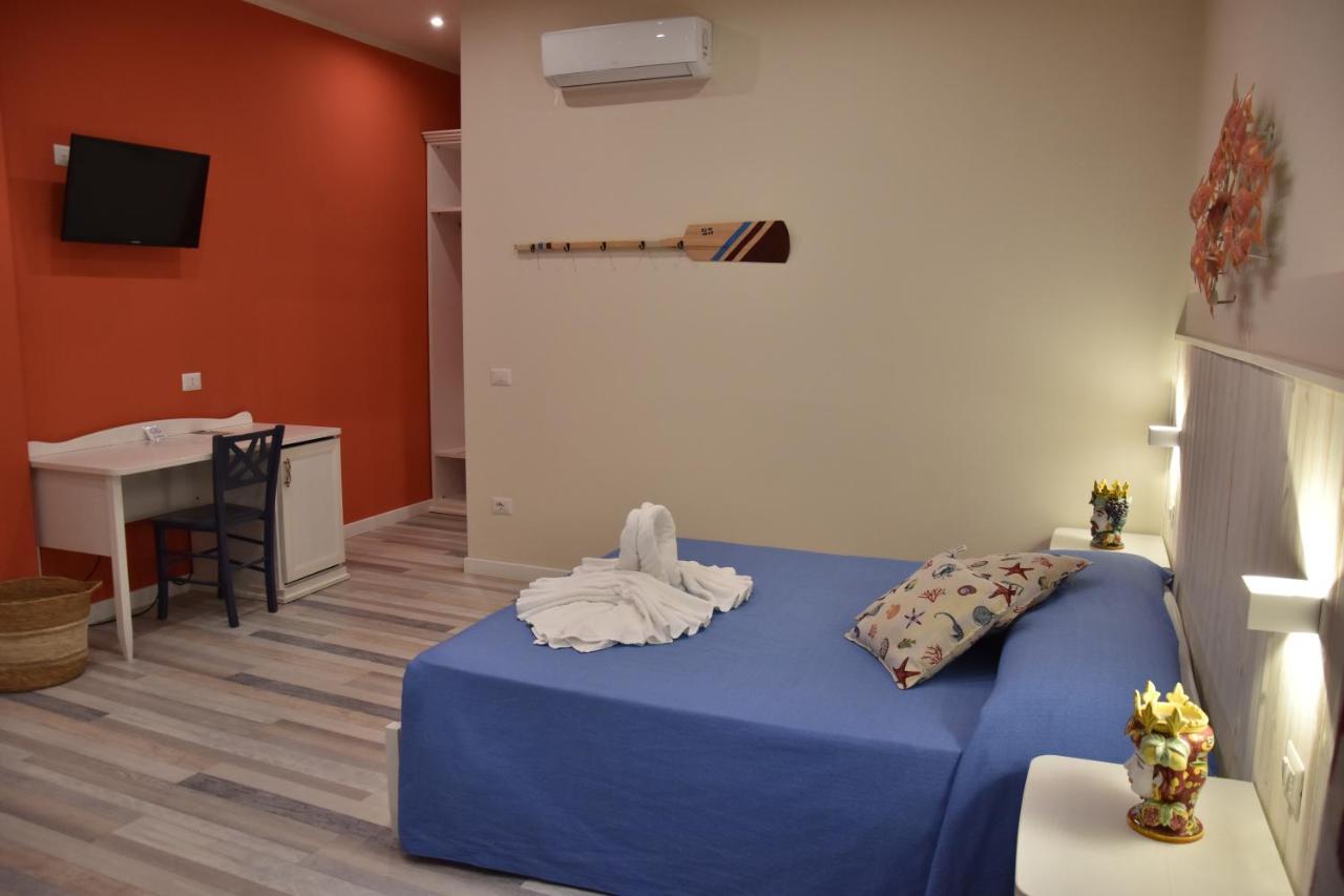 B&B Marina Blu Giardini Naxos Exterior photo
